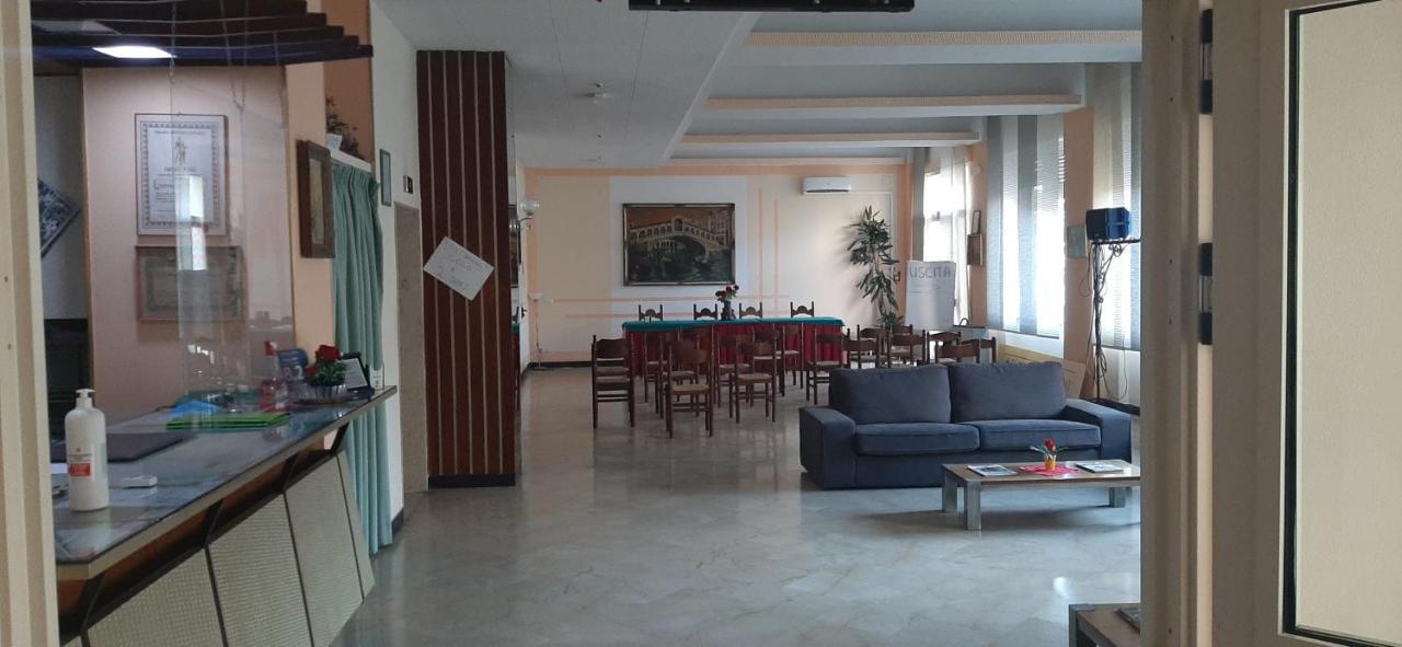 George Hotel Barcellona-Pozzo di Gotto Extérieur photo