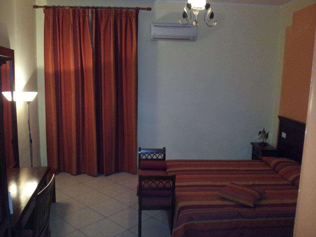 George Hotel Barcellona-Pozzo di Gotto Chambre photo